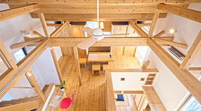 無垢の木と漆喰の家の暮らしかた